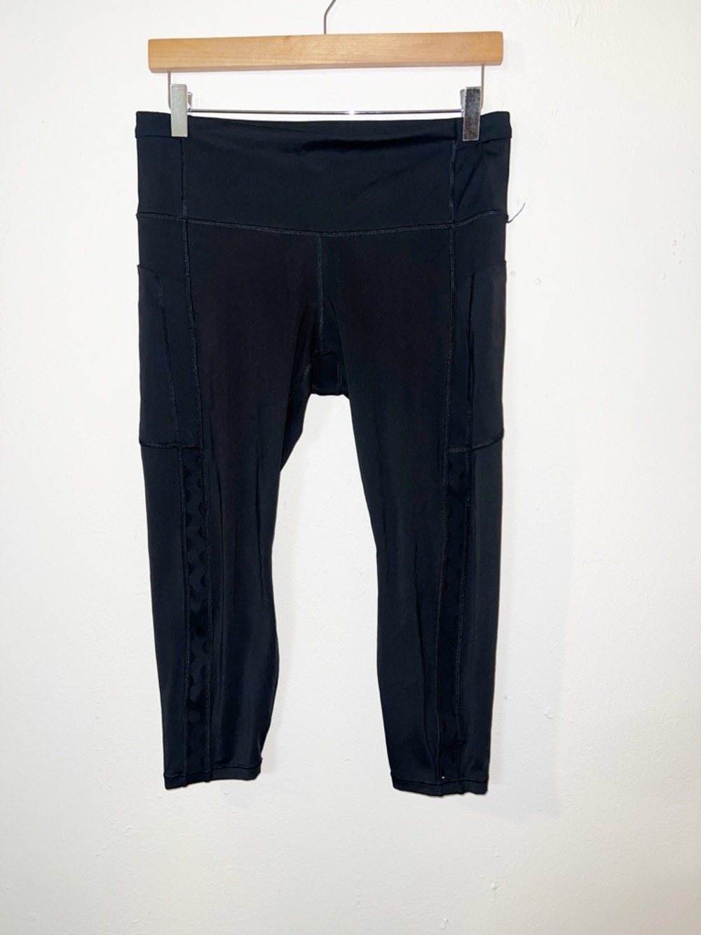 Athleta Ultimate Stash Craft Black High-Waist 7/8 Tight Cropped Active Leggings